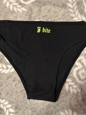 VS Pink Victoria’s Secret Halloween “I Bite” cheeky panties size medium NWT